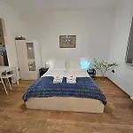 Margalit 15 - Cosy Apartment In Pannonia Street